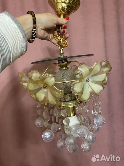 Отдам бесплатно люстру