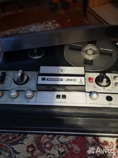 Катушечный магнитофон маяк 203