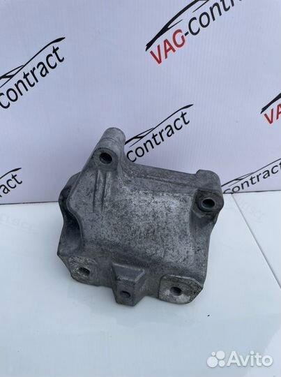Кронштейн кпп левый Volkswagen Golf MK6 2009