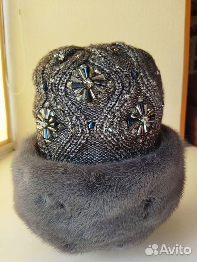 Новая шапка с оборкой из норки
