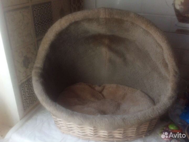 Плетеная лежанка для животных