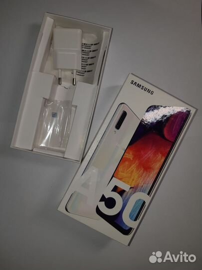 Samsung Galaxy A50, 4/64 ГБ