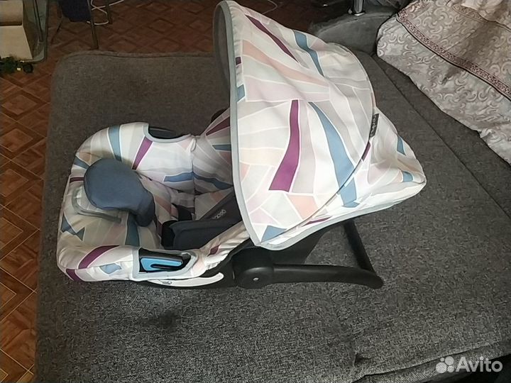 Автомобильное кресло