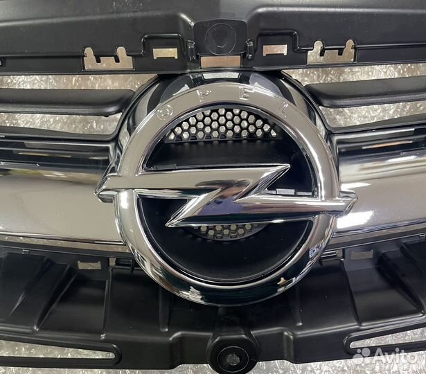 Решетка радиатора Opel Astra J рестайлинг