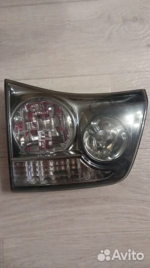 Фонарь задний левый крышки Lexus RX330 RX350