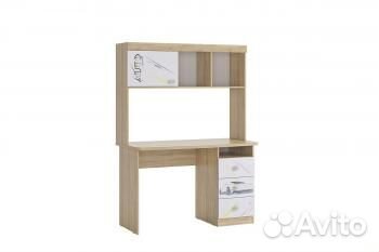 Стол, кровать, Шкаф