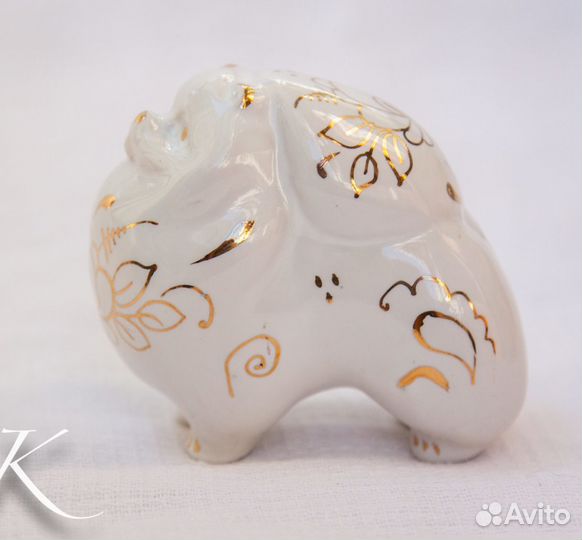 Шпиц - статуэтка из фарфора