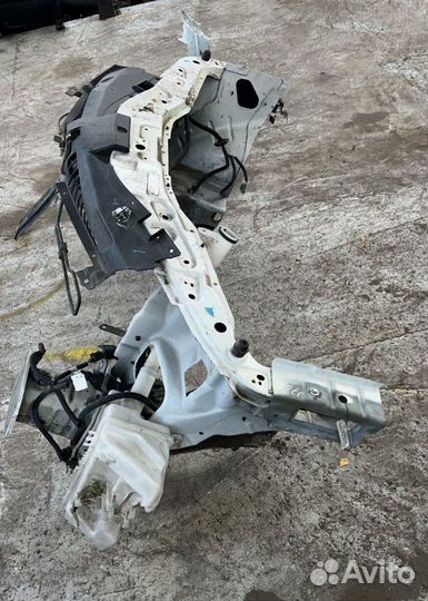 Передняя панель крепления облицовки (телевизор), Volkswagen Amarok (2010-2016) 2013