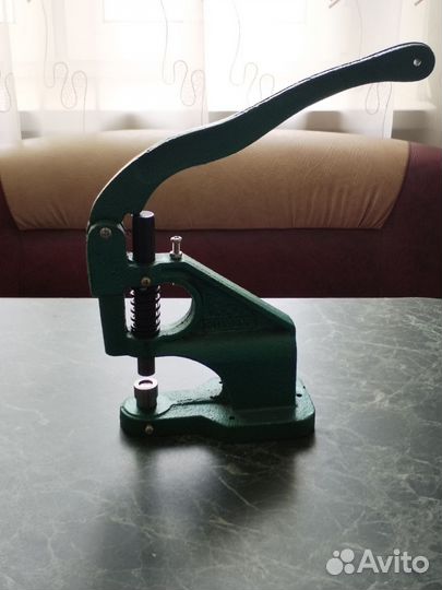 Пресс для установки кнопок с насадками