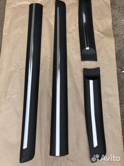 Молдинги оригинал.Тоета прадо 150