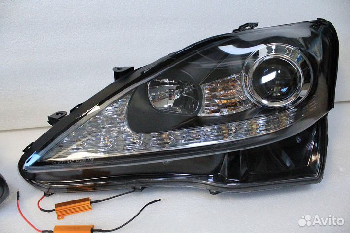 Lexus IS 2005-2013 фары с бегающим поворот F2NN9