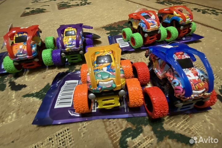 Машинки игрушечные