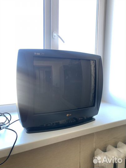 Телевизор LG CF-21D70K