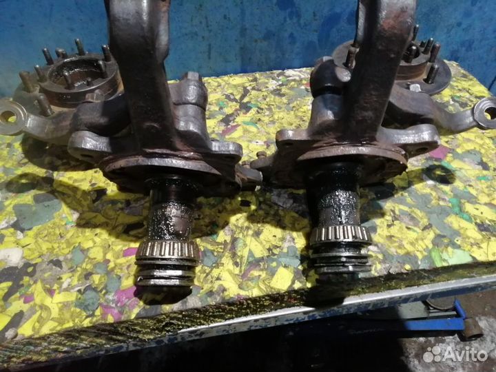 Кулак поворотный передний Toyota Hilux Surf 130