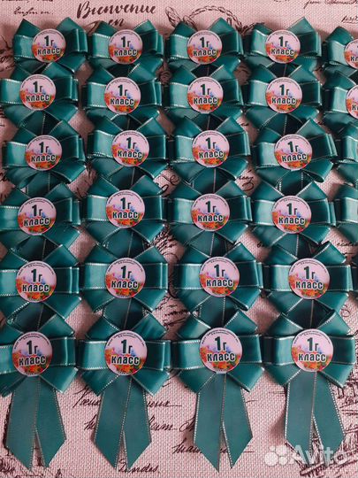 Брошь, медаль, значок выпускника школы, садика