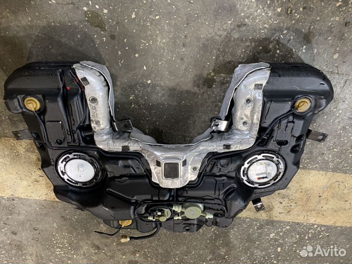 Топливный бак jeep grand cherokee SRT 9