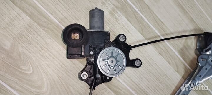 RAV4 - 5 Стеклоподъемник передний правый 2019-2023