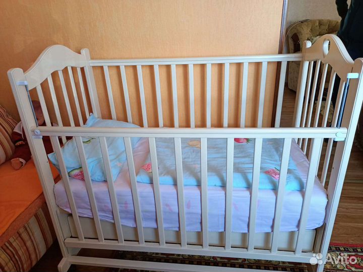 Детская кроватка