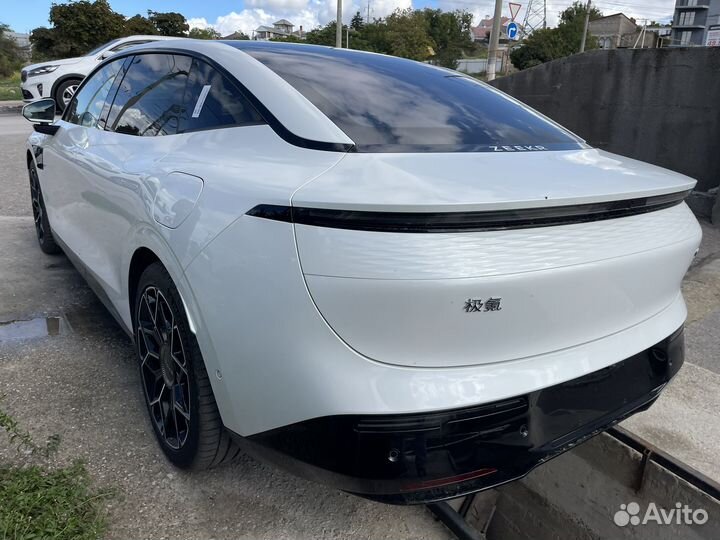 Zeekr 007 646 л.с. AT, 2024, 100 км