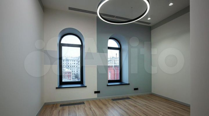 Офис 168.4 м² дизайнерском бц на Цветном Бульваре