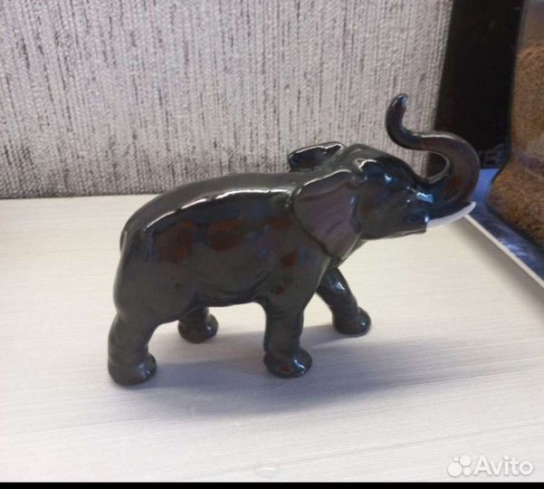 Статуэтка слон