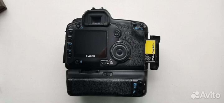 Зеркальный фотоаппарат Canon eos 5D