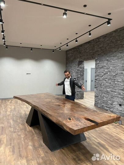 Стол из эпоксидной смолы