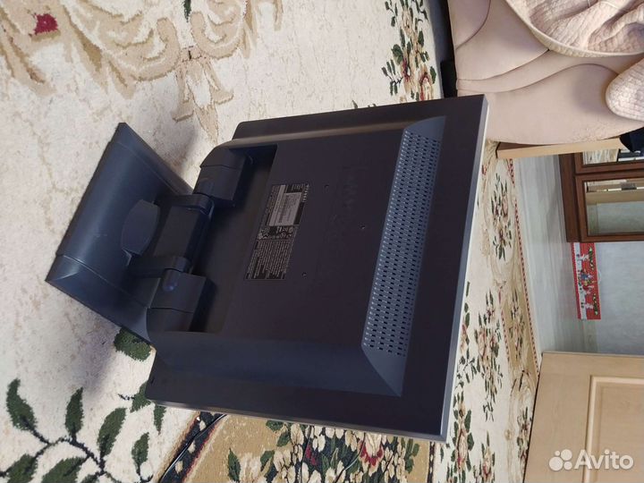 Монитор, колонки и кабель к монтиру