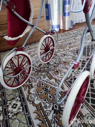 Игрушечная коляска