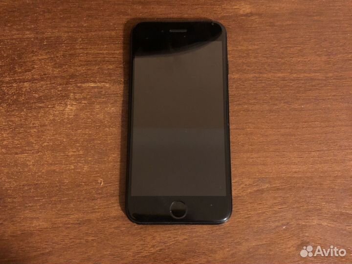 Телефон iPhone 7