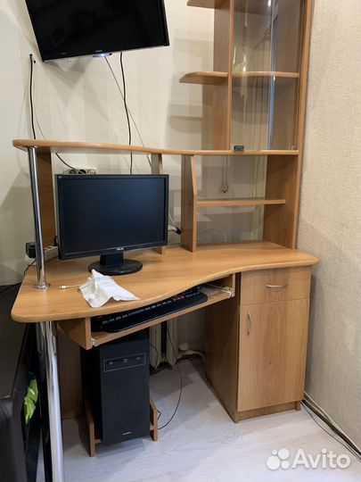 Компьютерный стол