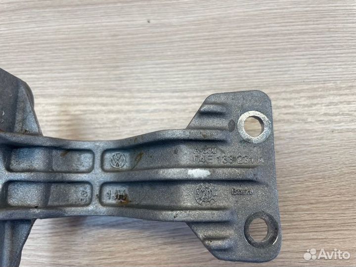 Кронштейн дроссельной заслонки Skoda Rapid