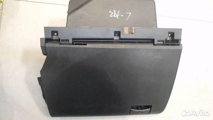 Бардачок Nissan Altima 4, 2009