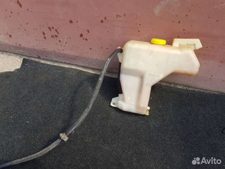 Расширительный бачок Nissan almera