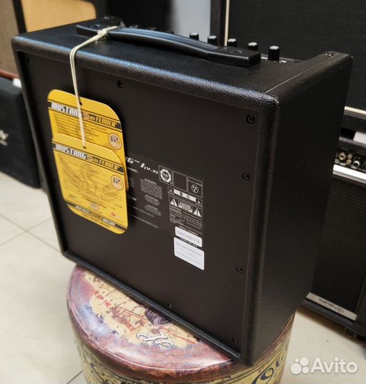 Гитарный комбоусилитель 110V Fender Mustang I (V2)