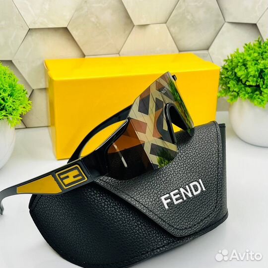 Солнцезащитные очки Fendi