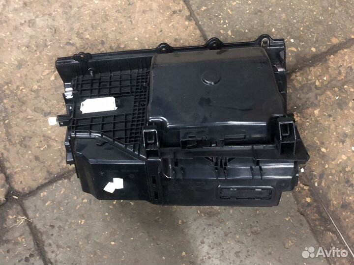 Вещевой ящик BMW 5 Серии F10 F11