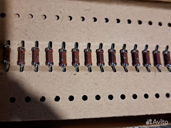 Резисторы с2-10.100ом