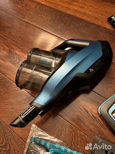 Вертикальный пылесос Philips FC6728 SpeedProAqua