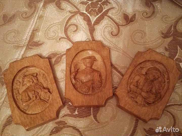 Панно рельефное. Винтаж. Смола