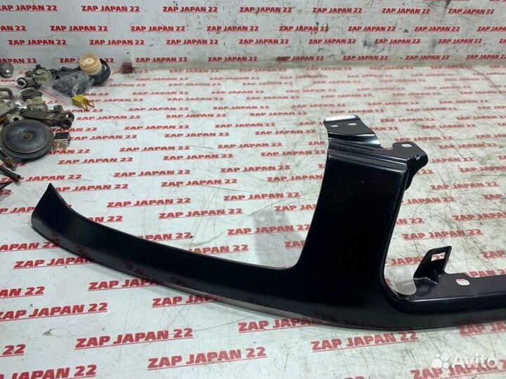 Планка под фары Toyota Rav4 ACA21