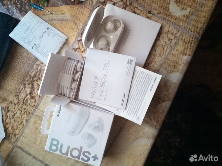Беспроводные наушники samsung buds