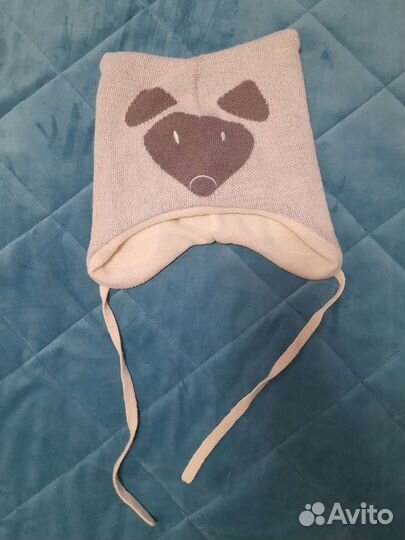 Много шапок зимних и осенних на девочку