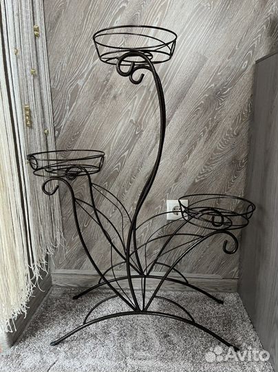 Полка, подставка для цветов железная