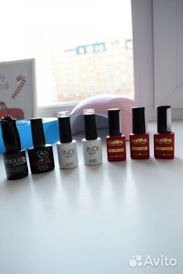 Лампа для маникюра и набор лаков в подарок