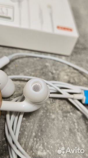 Наушники для iPhone проводные