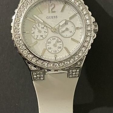 Наручные часы Guess