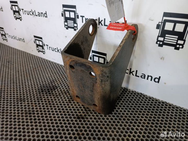 Кронштейн заднего амортизатора верхний Камаз 5490