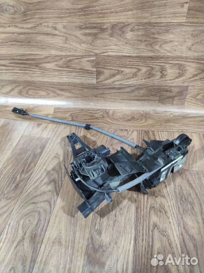 Замок двери передний правый Ford Focus CB8 pnda