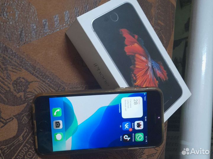 Телефон iPhone 6s